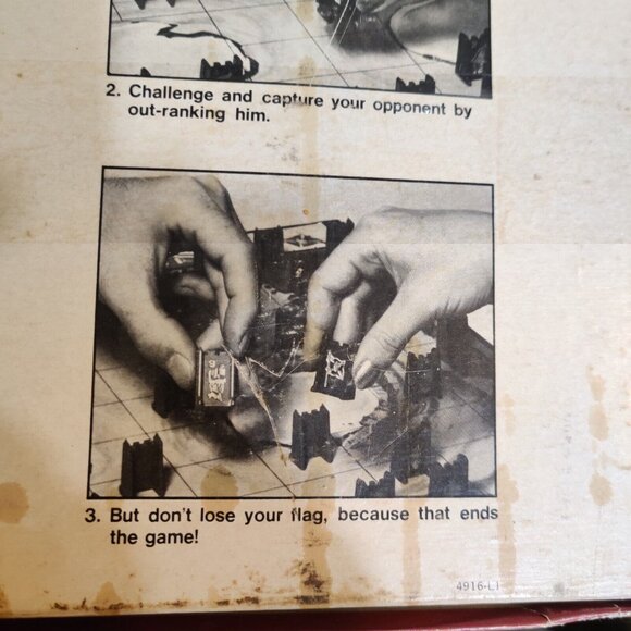 Stratego 1975 MILTON BRADLEY COMPLETE Except Instruction Booklet - Picture 16 of 16